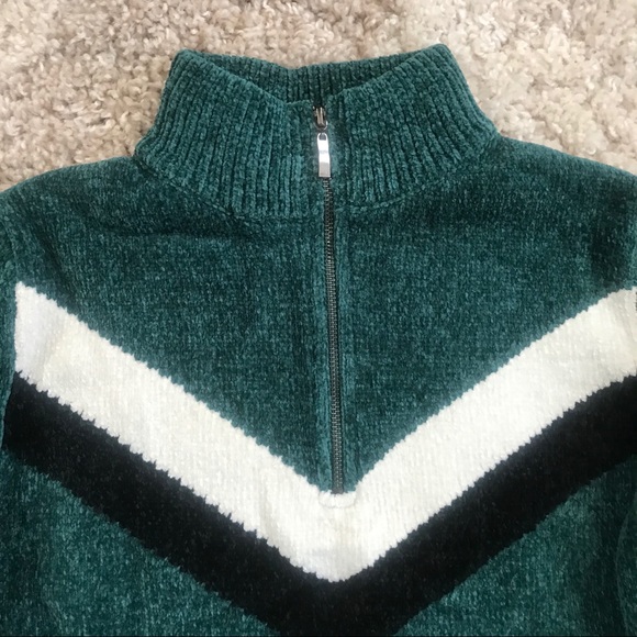 URBANE BELLE Tessa Cropped Green FSweater - Picture 3 of 3